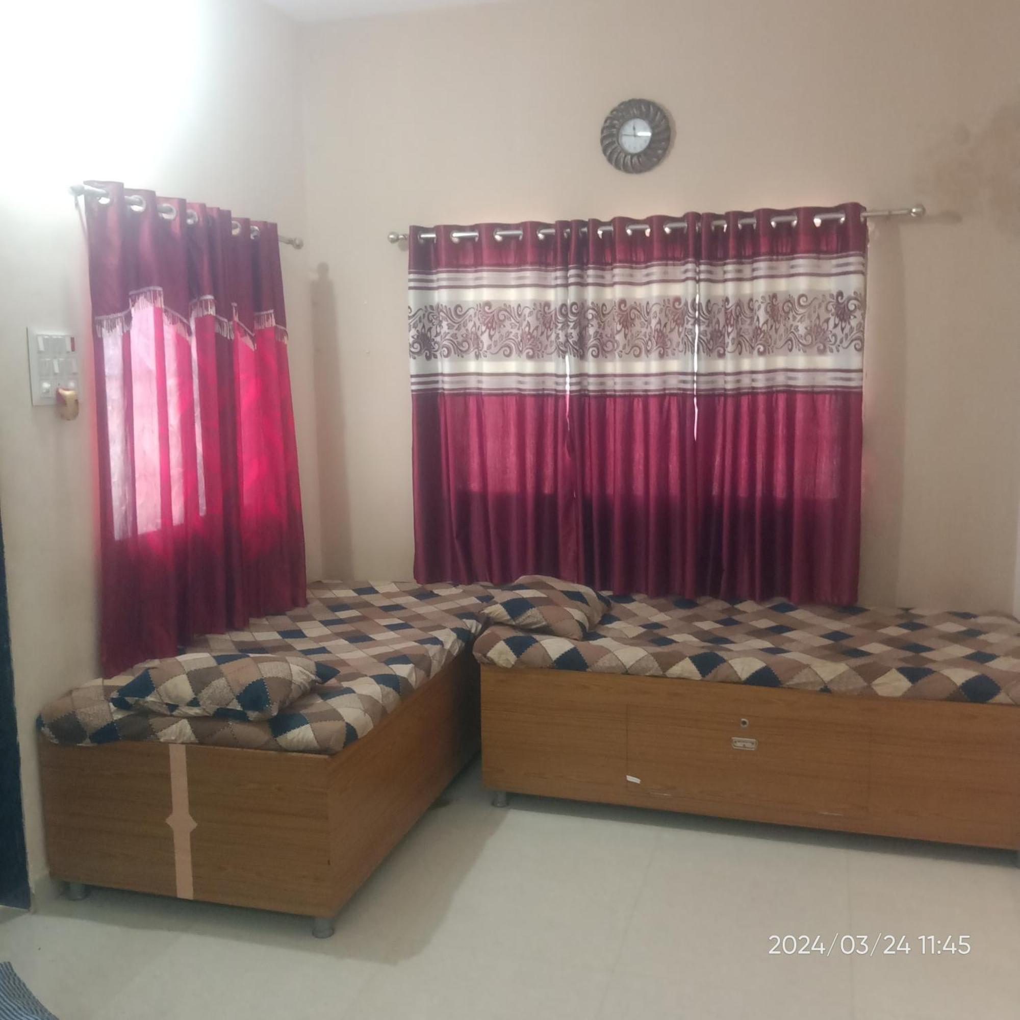Dwarka Home Stay 2 Only Family מראה חיצוני תמונה