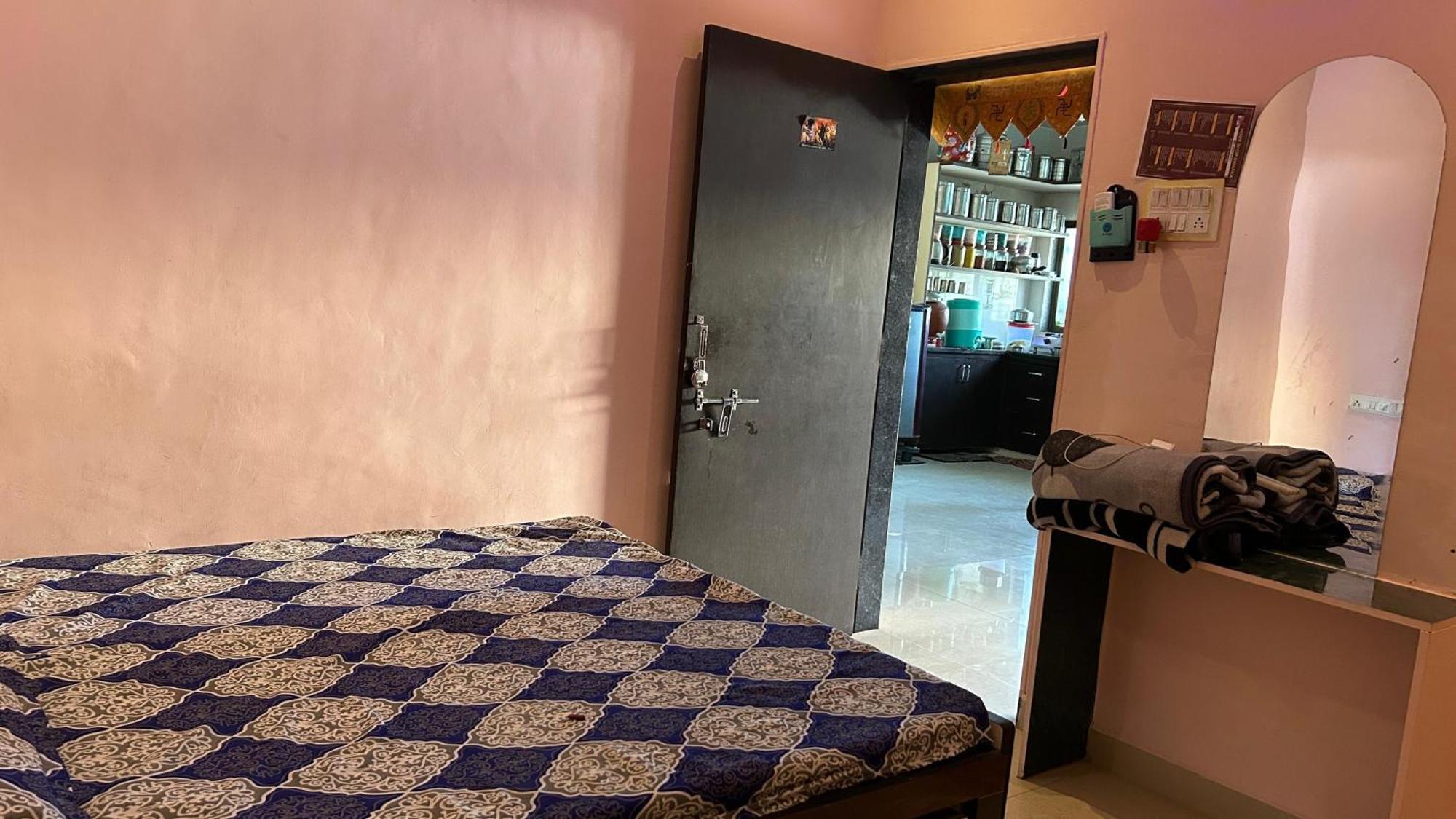 Dwarka Home Stay 2 Only Family מראה חיצוני תמונה