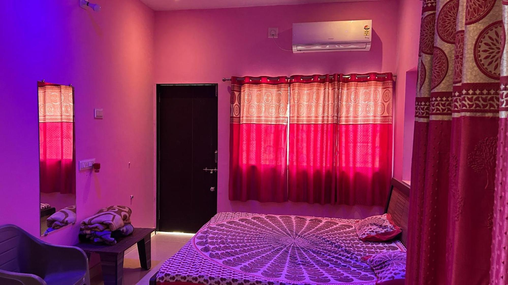 Dwarka Home Stay 2 Only Family מראה חיצוני תמונה